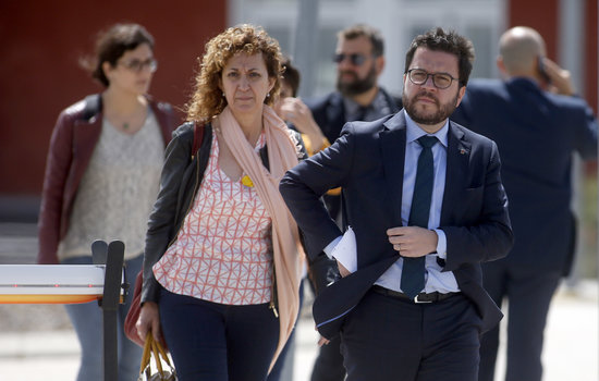 Catalan vice-president and minister of Economy Pere Aragonès (right) and minister of Justice Ester Capella (left) leaving the Estremera prison on June 5 2018 (by Javier Barbancho/ACN) 